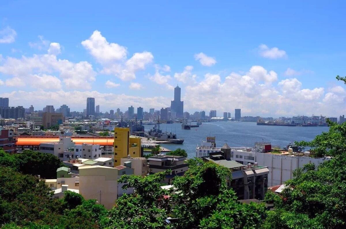 台湾之声，尊敬的听众朋友们，共话未来