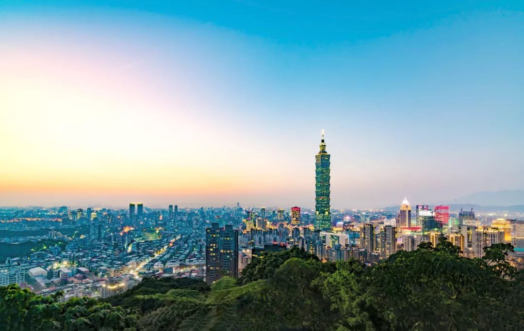 台湾之声,尊敬的听众朋友们,共话未来